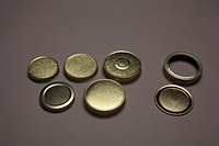 gold-metal-closures